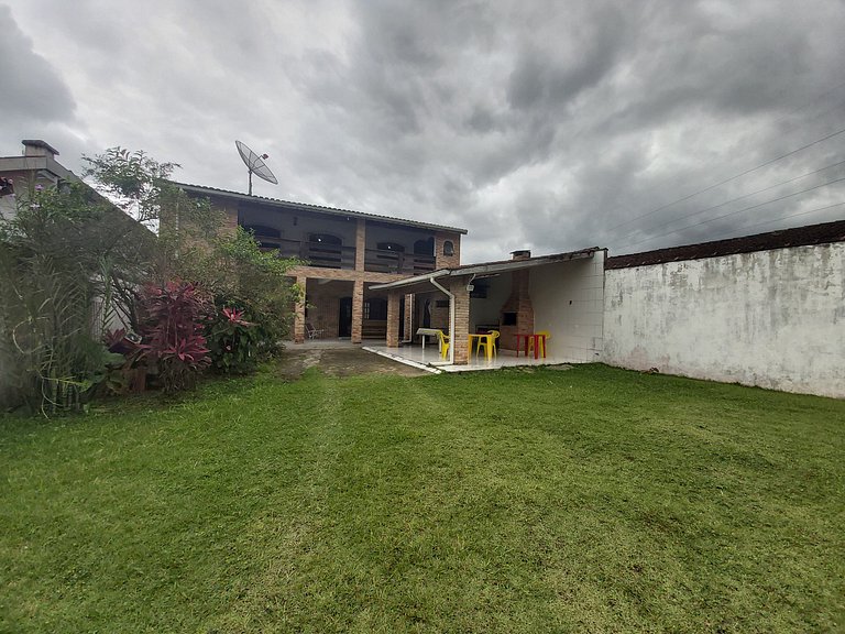 Casa Sapê — 4 Quartos, 12 Pessoas, 2 Quadras do Mar