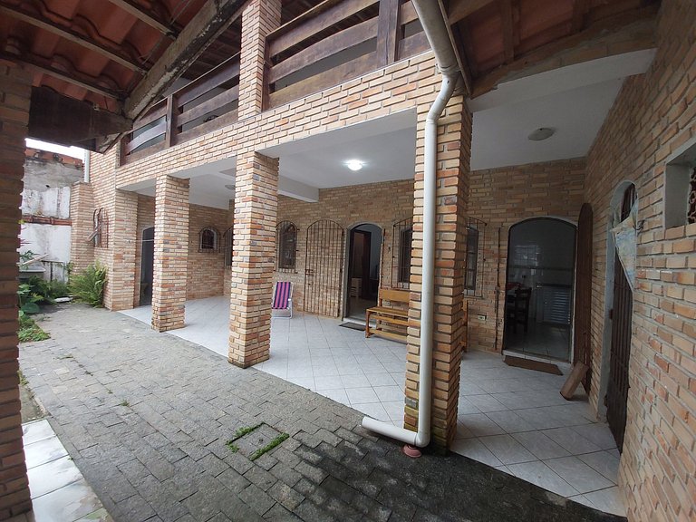Casa Sapê — 4 Quartos, 12 Pessoas, 2 Quadras do Mar