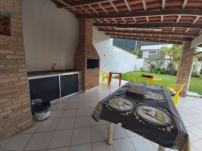 Casa Sapê — 4 Quartos, 12 Pessoas, 2 Quadras do Mar