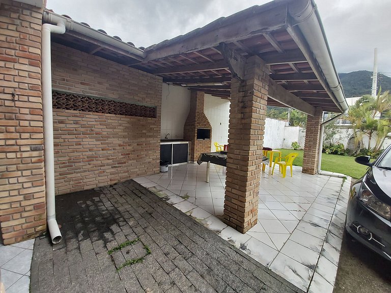 Casa Sapê — 4 Quartos, 12 Pessoas, 2 Quadras do Mar