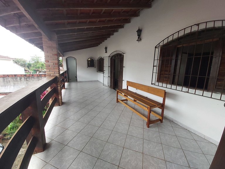 Casa Sapê — 4 Quartos, 12 Pessoas, 2 Quadras do Mar