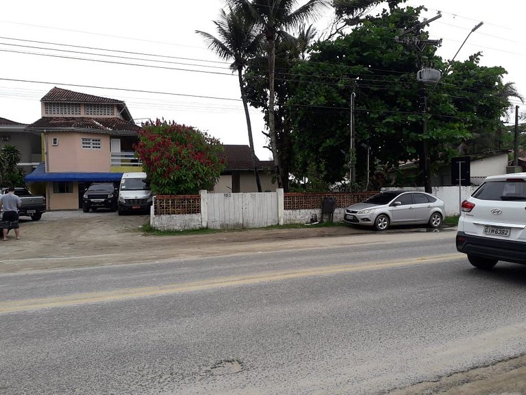 Casa Pé na Praia Sapê — 5 Quartos, 12 Pessoas, Frente ao Mar