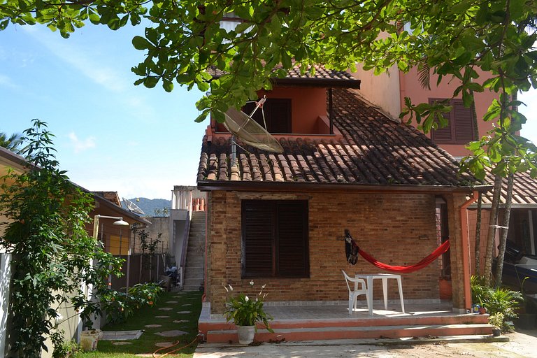 Casa Sapê — 4 Quartos, 16 Pessoas, 2 Quadras do Mar