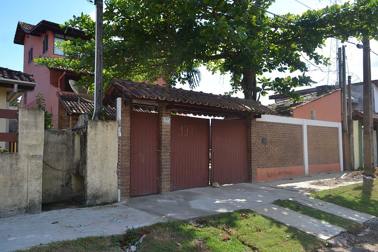 Casa Sapê — 4 Quartos, 16 Pessoas, 2 Quadras do Mar