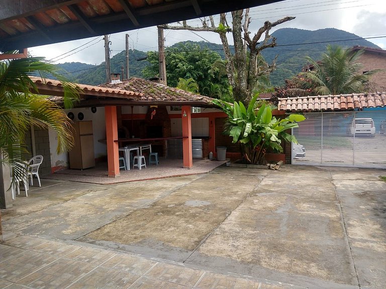 Casa Sapê — 4 Quartos, 16 Pessoas, 2 Quadras do Mar