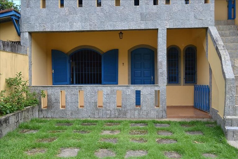 Chalé Lagoinha — 2 Quartos, 6 Pessoas, 1 Quadra do Mar