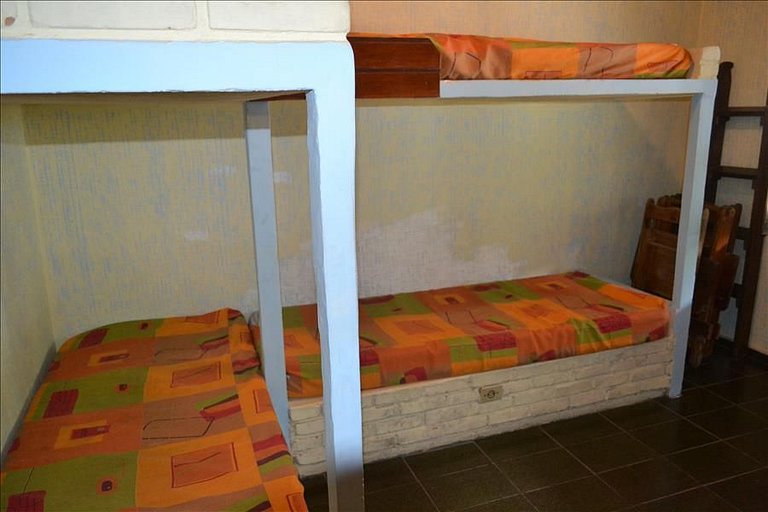 Chalé Lagoinha — 2 Quartos, 6 Pessoas, 1 Quadra do Mar