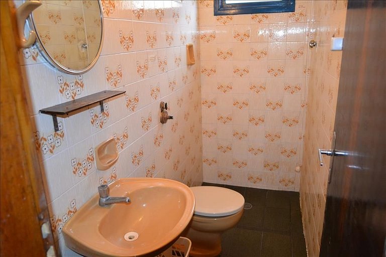 Chalé Lagoinha — 2 Quartos, 6 Pessoas, 1 Quadra do Mar