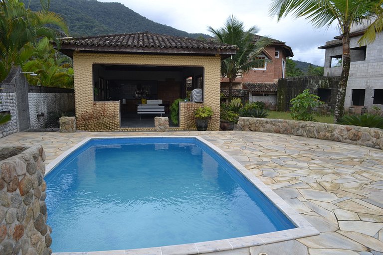Casa Lagoinha — 5 Quartos, Piscina, 15 Pessoas