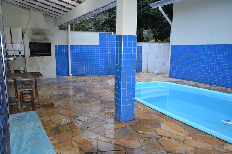 Casa Sapê 02 — 4 Suítes + Dorm Externo, 15 Pessoas, 1 Quadra