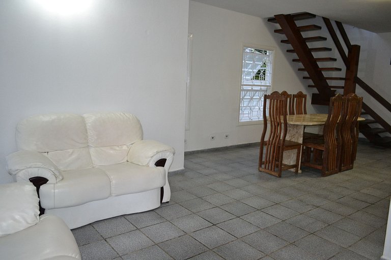 Casa Sapê 02 — 4 Suítes + Dorm Externo, 15 Pessoas, 1 Quadra