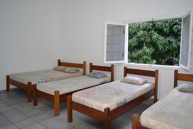 Casa Sapê 02 — 4 Suítes + Dorm Externo, 15 Pessoas, 1 Quadra