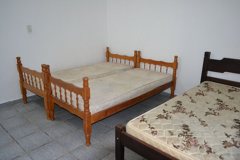 Casa Sapê 02 — 4 Suítes + Dorm Externo, 15 Pessoas, 1 Quadra