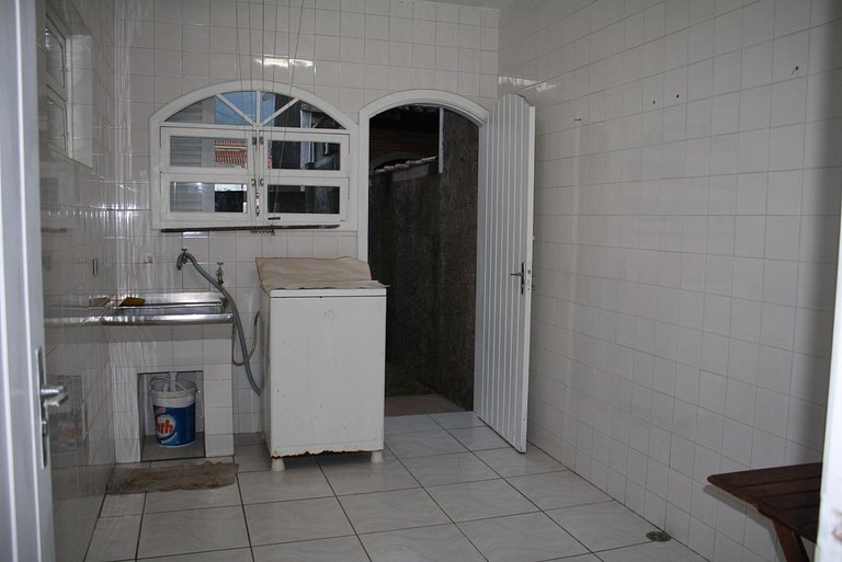 Casa Sapê 05 — 4 Quartos, Piscina, 16 Pessoas, 2 Quadras do