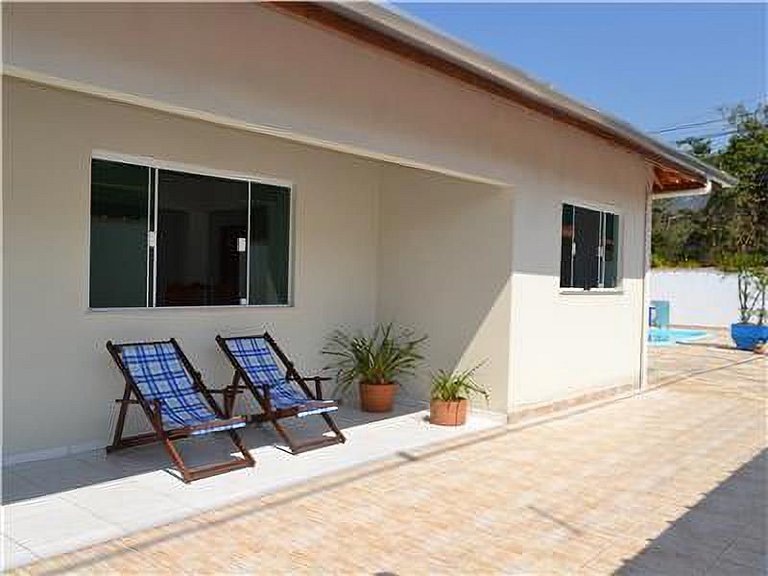 Casa Sapê 03 — 4 Suítes, Piscina, 12 Pessoas, 2 Quadras da P