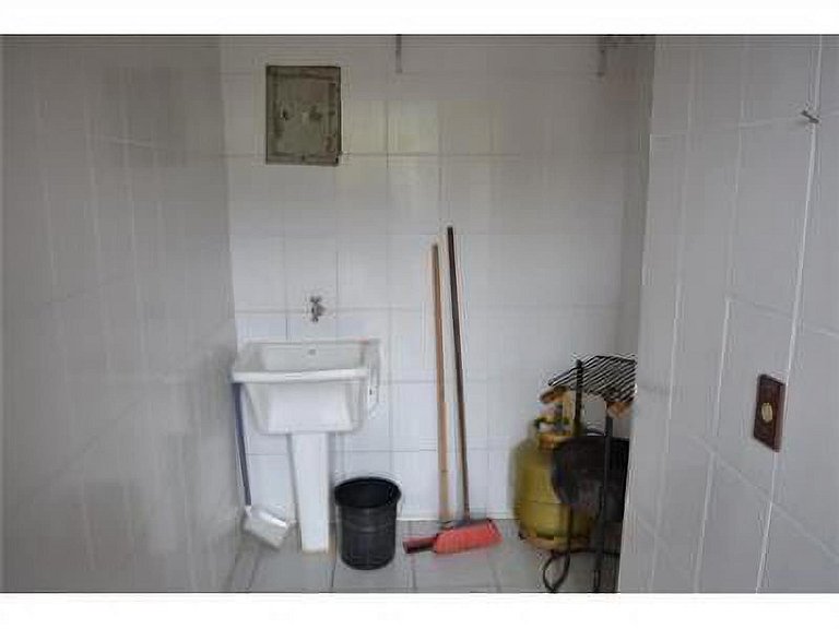 Apartamento Maranduba 184-D — 2 Quartos, Piscina, 300m do Ma