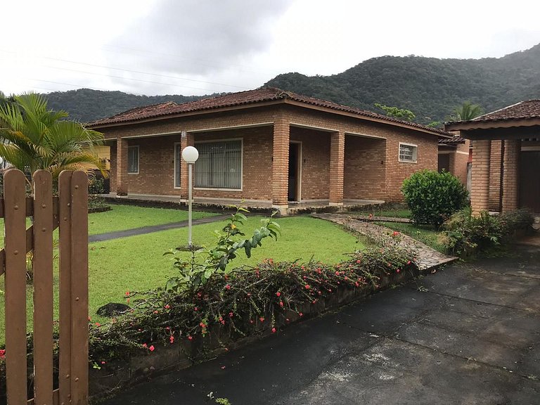 Casa Sapê — 3 Quartos, 10 Pessoas, 2 Quadras do Mar