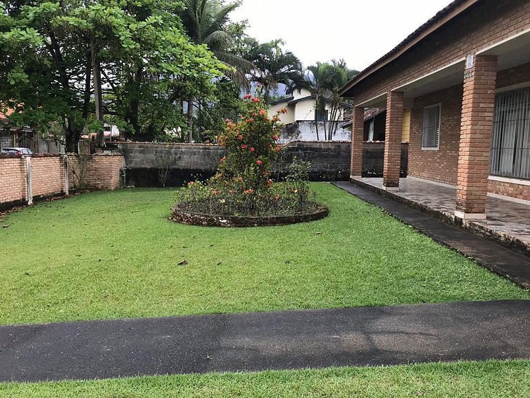 Casa Sapê — 3 Quartos, 10 Pessoas, 2 Quadras do Mar