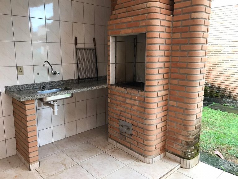 Casa Sapê — 3 Quartos, 10 Pessoas, 2 Quadras do Mar