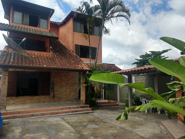 Casa Sapê — 4 Quartos, 16 Pessoas, 2 Quadras do Mar