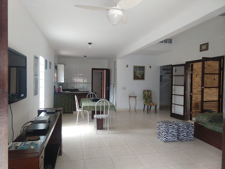 Casa Sapê — 4 Quartos, 16 Pessoas, 2 Quadras do Mar