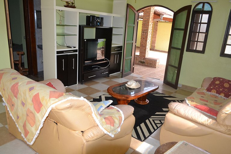 Casa Maranduba — 4 Quartos, Piscina, 14 Pessoas, 3 Quadras d