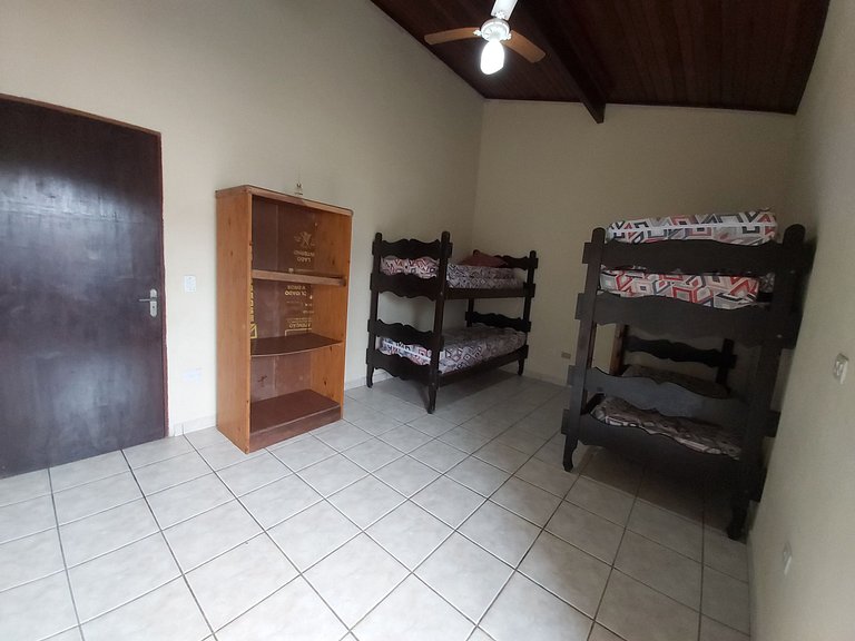 Casa Maranduba — 3 Quartos, 12 Pessoas, 1 Quadra do Mar