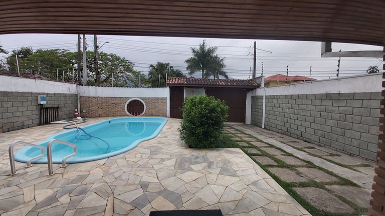 Casa Maranduba Grande — 5 Quartos, Piscina, 14 Pessoas, 60m