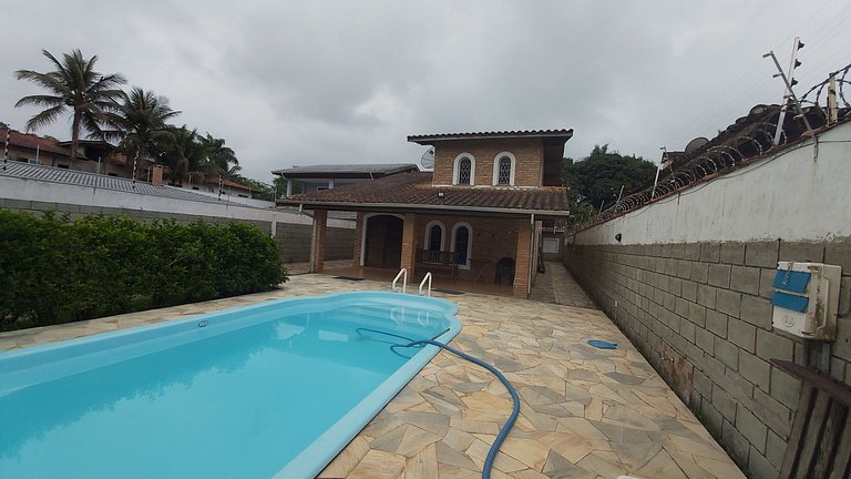 0060.00 - Maranduba - Casa 5 Dormitórios Piscina - WIFI 14 P