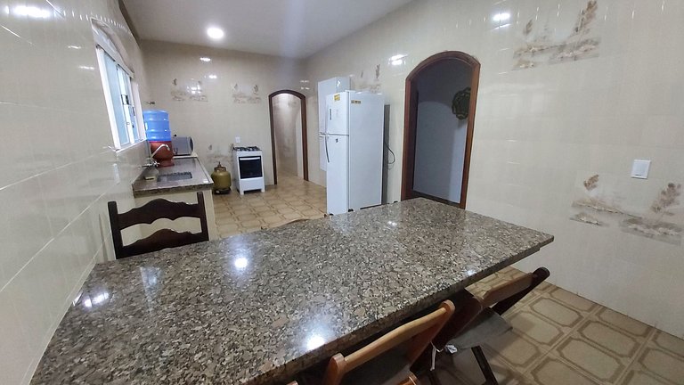 0060.00 - Maranduba - Casa 5 Dormitórios Piscina - WIFI 14 P