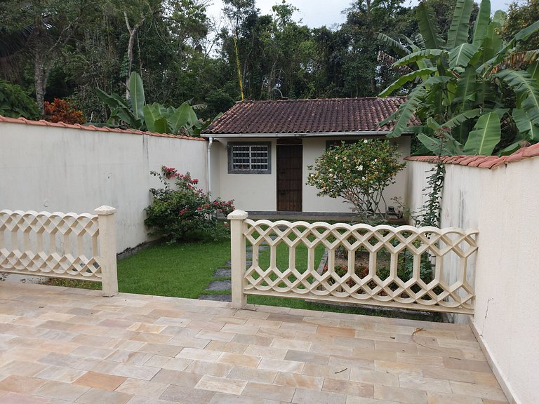 Casa Maranduba com Suíte — 3 Quartos, 12 Pessoas, 2 Quadras