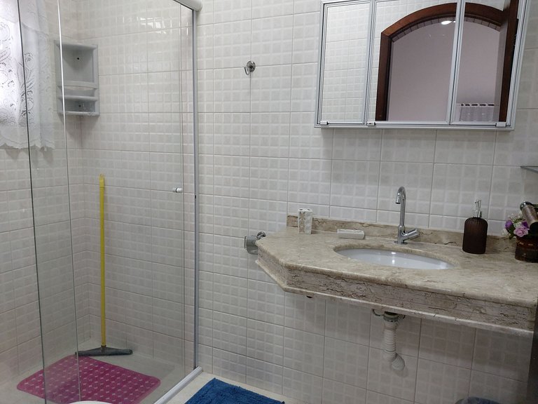 Casa Maranduba com Suíte — 3 Quartos, 12 Pessoas, 2 Quadras