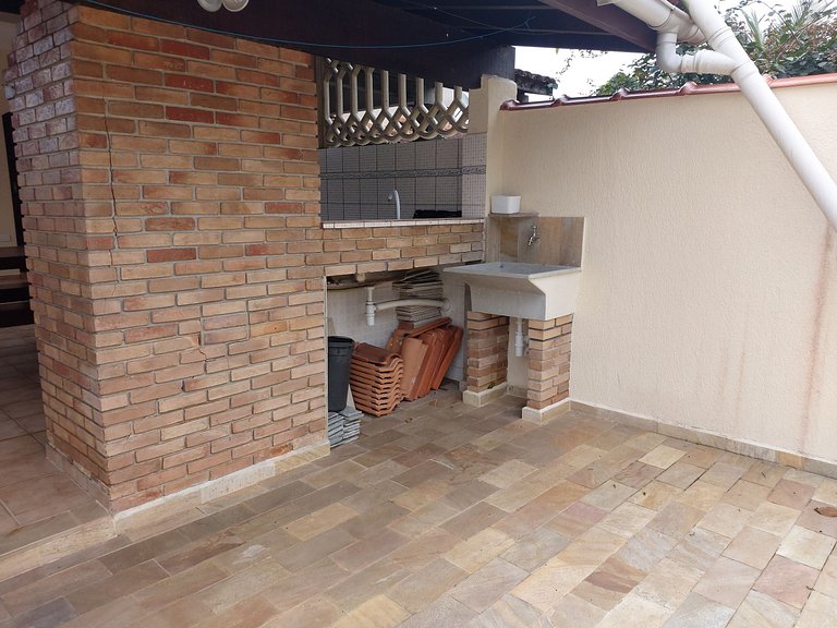 Casa Maranduba com Suíte — 3 Quartos, 12 Pessoas, 2 Quadras