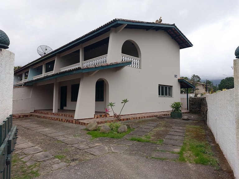 Casa Maranduba — 3 Quartos, 10 Pessoas, 1 Quadra do Mar