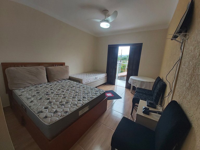 Casa Beira Rio Maranduba — 3 Quartos, 12 Pessoas, Vista Rio