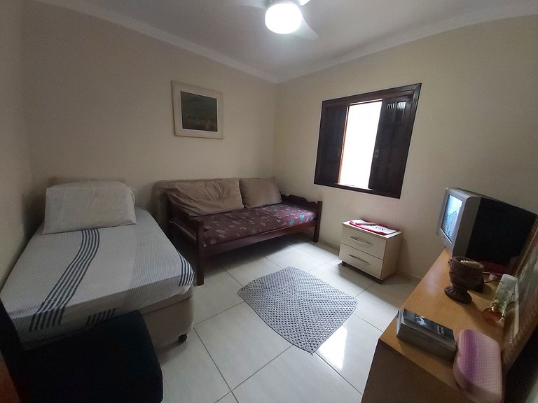 Casa Beira Rio Maranduba — 3 Quartos, 12 Pessoas, Vista Rio