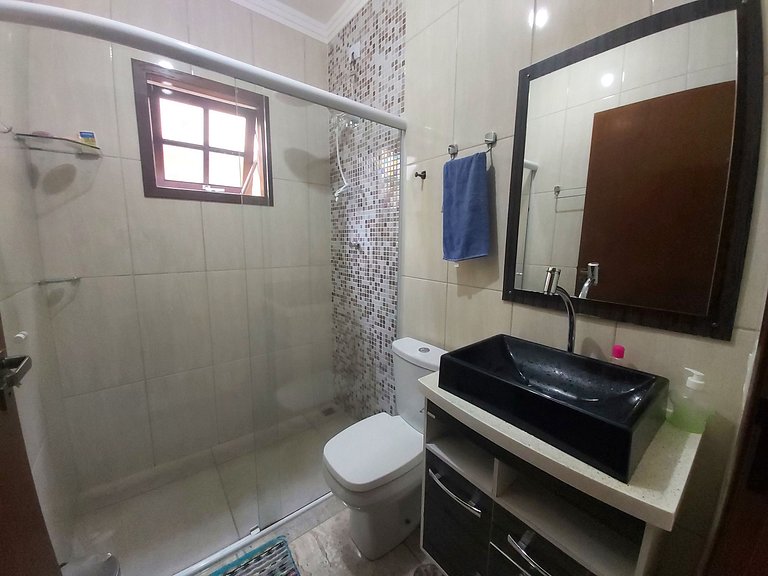 Casa Beira Rio Maranduba — 3 Quartos, 12 Pessoas, Vista Rio