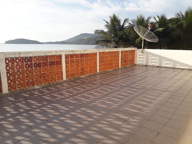 Casa Pé na Praia Sapê — 5 Quartos, 12 Pessoas, Frente ao Mar