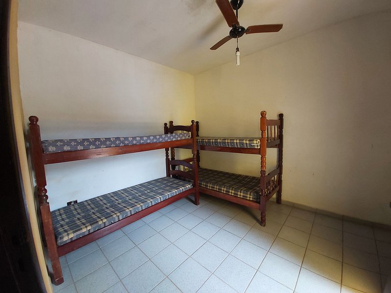 Apartamento Maranduba 184-E — 2 Quartos, Piscina, 2 Quadras