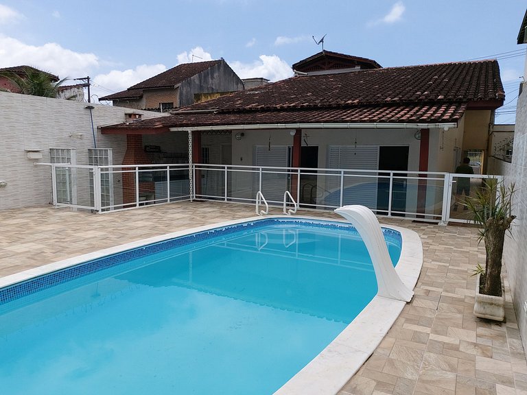 Casa Sapê — 3 Quartos, Piscina, 12 Pessoas, 1 Quadra do Mar