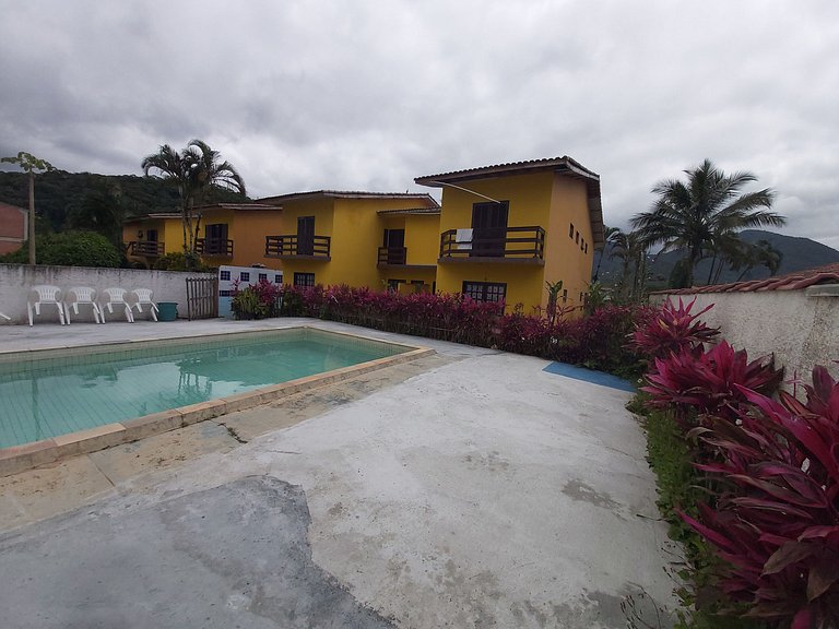 Apartamento Maranduba 184-B — 2 Quartos, Piscina, 2 Quadras