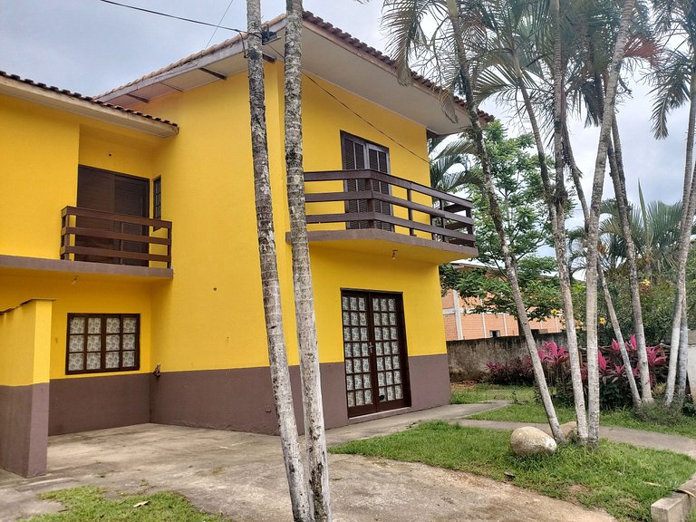 Apartamento Maranduba 184-B — 2 Quartos, Piscina, 2 Quadras