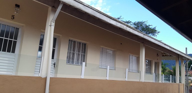 Apartamento Maranduba B — 1 Quarto, 4 Pessoas, 100m do Mar