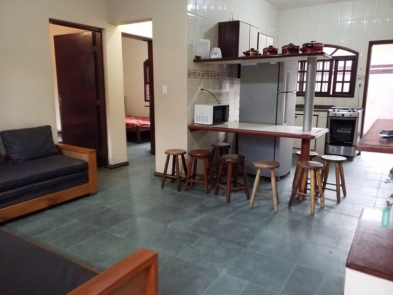 Apartamento 2 dormitórios praia maranduba piscina wifi