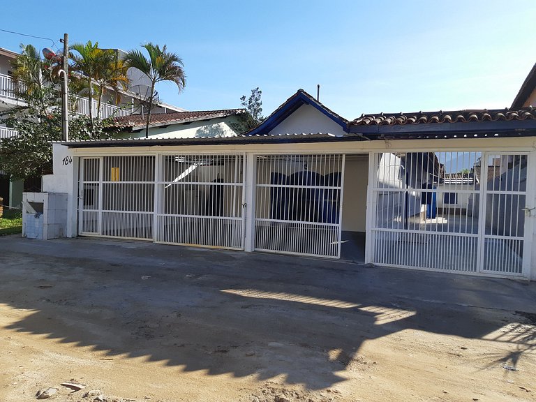 Maranduba Chalé Marbela 5-B — 1 Quarto, Piscina, 3 Quadras d