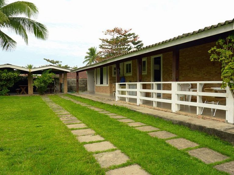 Casa Cond. Sapê — 5 Quartos, 20 Pessoas, Pé na Praia (30m do