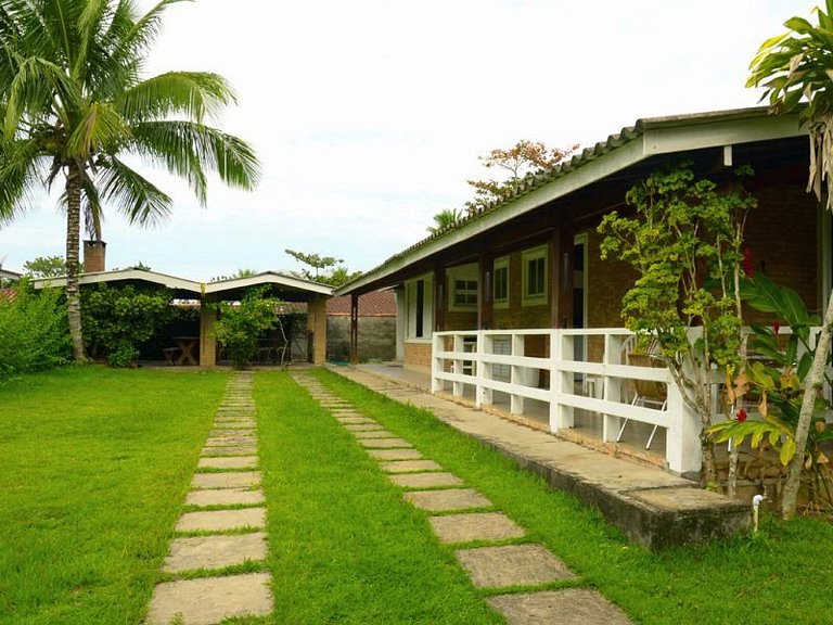 Casa Cond. Sapê — 5 Quartos, 20 Pessoas, Pé na Praia (30m do