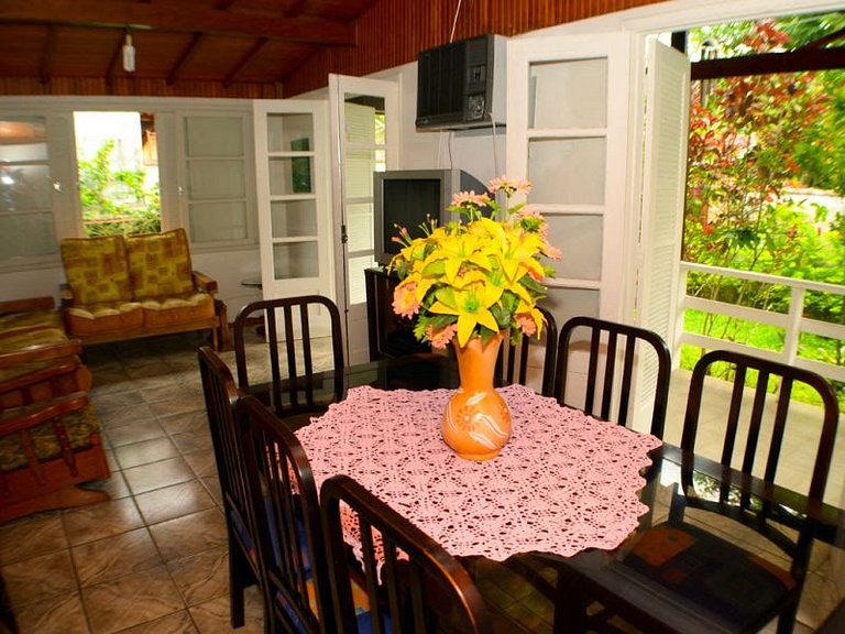 Casa Cond. Sapê — 5 Quartos, 20 Pessoas, Pé na Praia (30m do