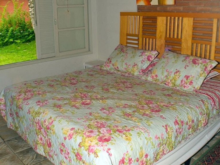 Casa Cond. Sapê — 5 Quartos, 20 Pessoas, Pé na Praia (30m do