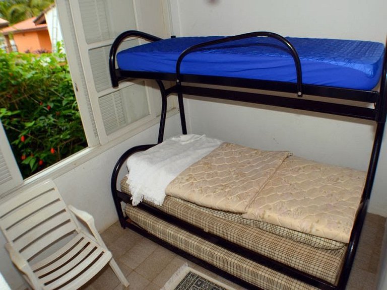 Casa Cond. Sapê — 5 Quartos, 20 Pessoas, Pé na Praia (30m do